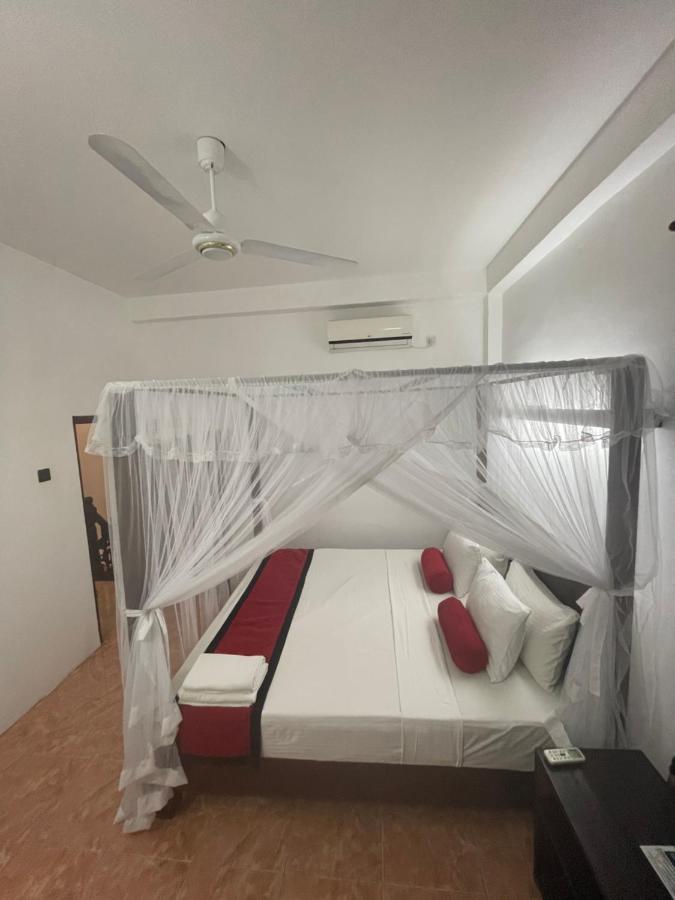 Happy Bay Hotell Weligama Eksteriør bilde