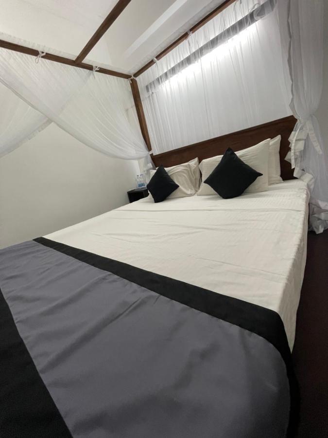 Happy Bay Hotell Weligama Eksteriør bilde