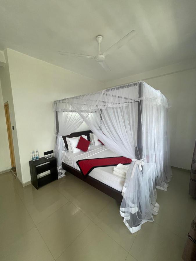 Happy Bay Hotell Weligama Eksteriør bilde